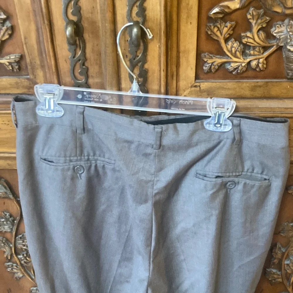 Alfani Gray Classic Style Dress Pants Size 36 x 32, EUC